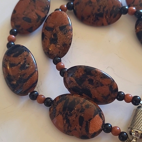 Handmade Sparkling Sunstone Beaded Necklace with Magnetic Closure - Picture 3 of 7